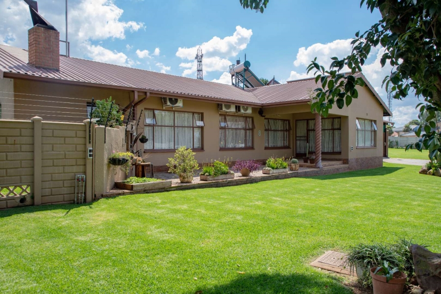 4 Bedroom Property for Sale in Deneysville Free State